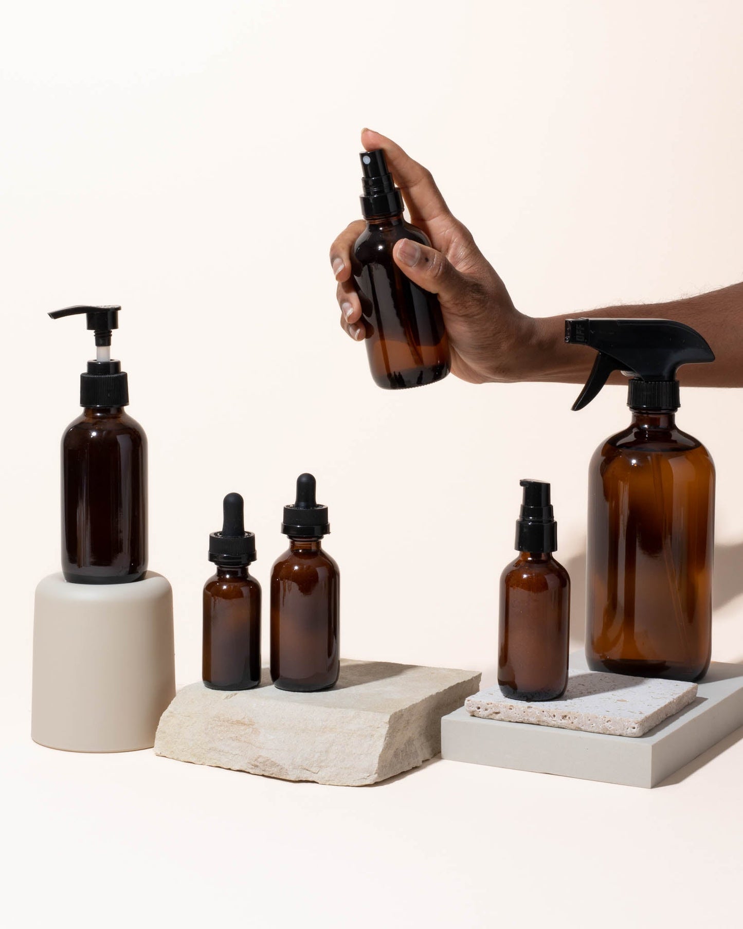 4oz / 118ml amber glass fine mist spray bottle
